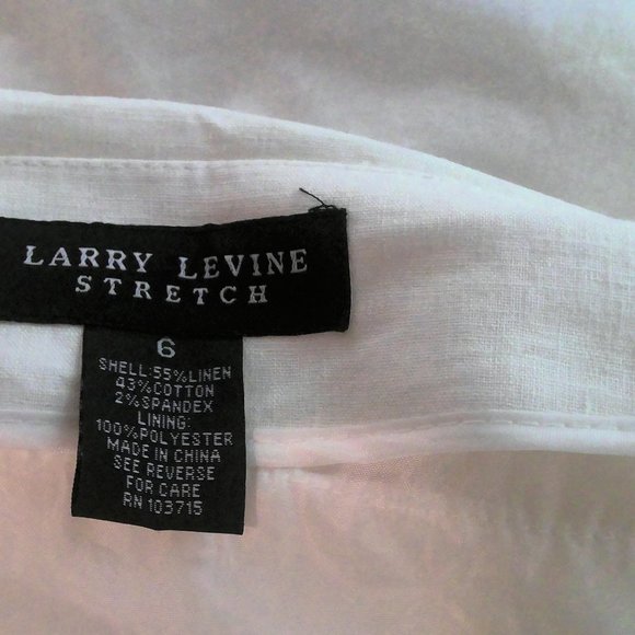 𝅺Larry Levine white pencil skirt, excellent condition. - Picture 2 of 5